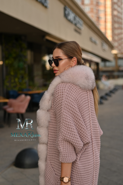 Кардиган с мехом финского песца пудровый (90 см)